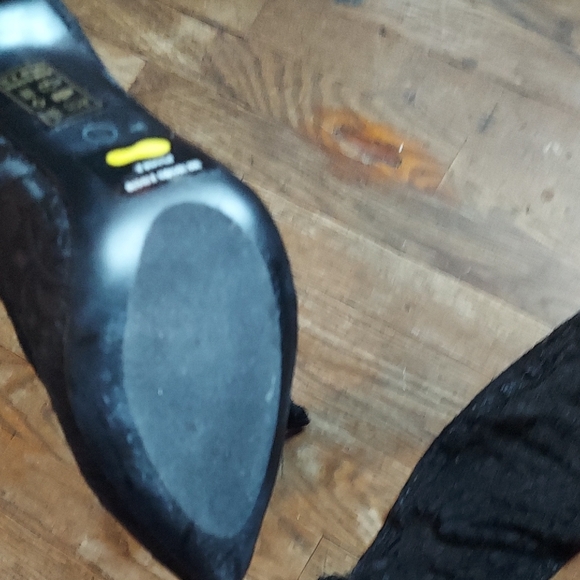 Black Over the Knee Boots with Sleek Silhouette - Picture 8 of 12